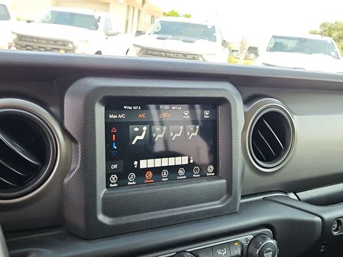 Used 2022 Jeep Gladiator Sport AWD/4WD image 24