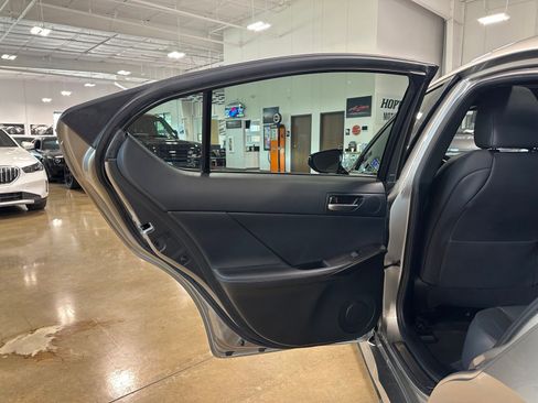 Used 2022 Lexus IS 350 F Sport w/ Dynamic Handling Package RWD image 38