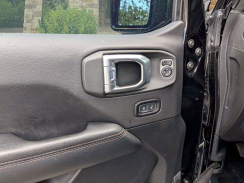 Used 2021 Jeep Wrangler Unlimited Rubicon w/ Dual Top Group AWD/4WD image 7