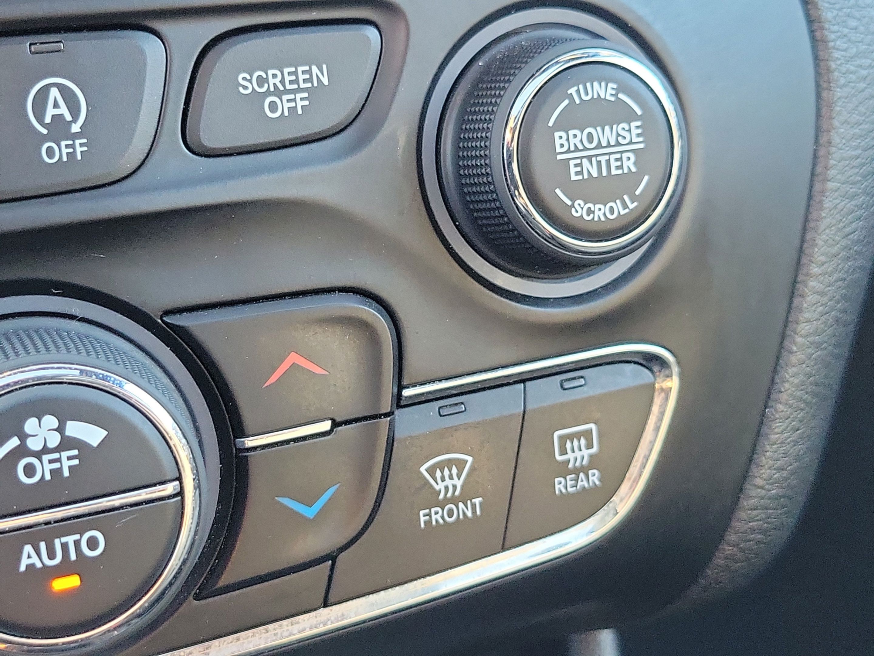 Used 2020 Jeep Cherokee High Altitude AWD/4WD image 32