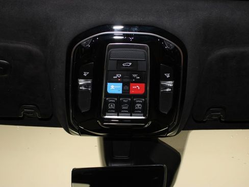 Used 2025 Jeep Grand Wagoneer Series III w/ Rear Seat Video Group 1 AWD/4WD image 23