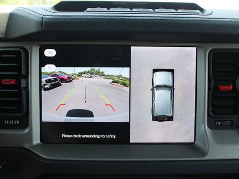 New 2026 Ford Bronco Outer Banks w/ Sasquatch Package AWD/4WD image 3