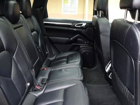 Used 2016 Porsche Cayenne AWD/4WD image 13