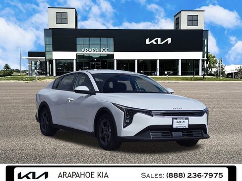 New 2026 Kia K4 LXS image 2