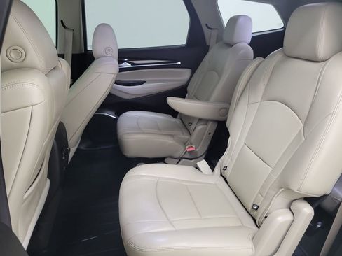 Used 2019 Buick Enclave Essence image 14