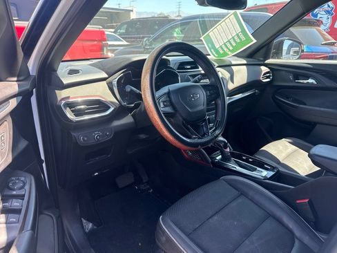 Used 2021 Chevrolet TrailBlazer RS FWD image 5