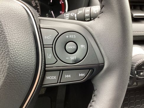 Used 2025 Toyota RAV4 XLE Premium image 32