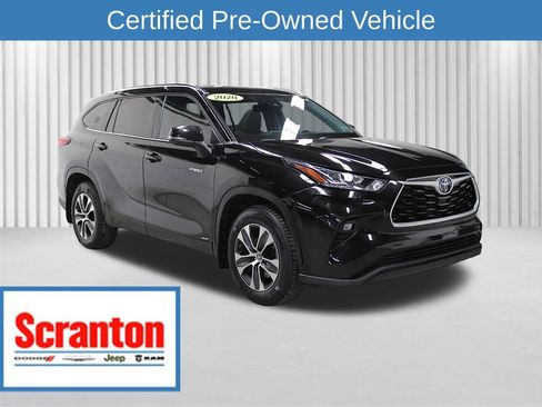 Used 2020 Toyota Highlander XLE AWD/4WD image 1