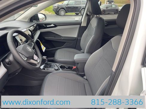 New 2024 Volkswagen Taos SE image 9