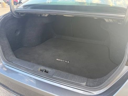 Used 2020 Nissan Sentra SR w/ Premium Package FWD image 29