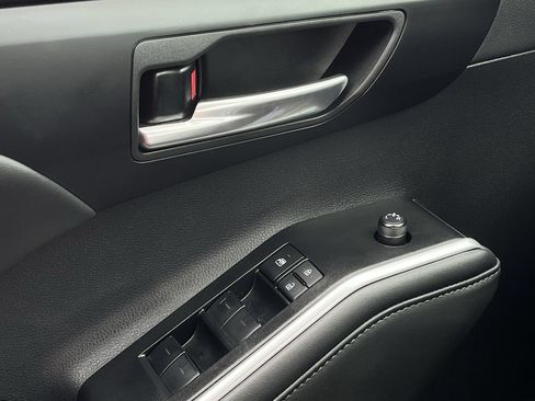 Used 2025 Toyota Highlander XSE AWD/4WD image 21