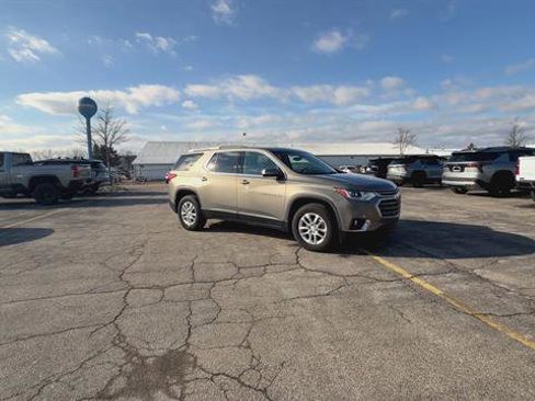 Certified 2018 Chevrolet Traverse LT image 2