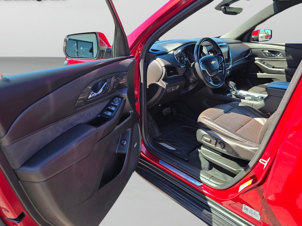 Used 2023 Chevrolet Traverse High Country w/ LPO, 'HIT The Road' Package AWD/4WD image 22