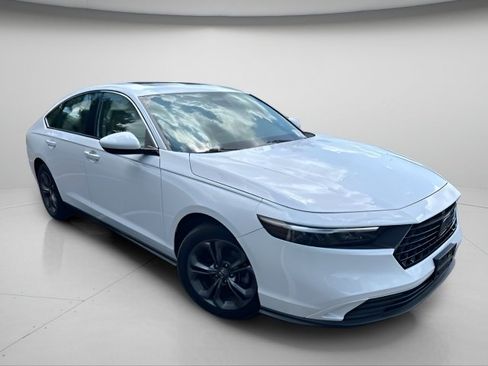 Used 2023 Honda Accord EX image 5