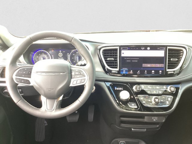 New 2027 Chrysler Pacifica Select FWD image 10