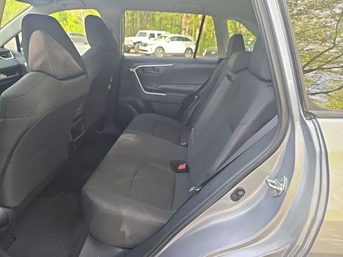 Used 2019 Toyota RAV4 LE image 6