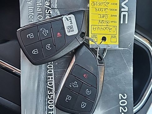 Used 2024 GMC Sierra 2500 SLT w/ SLT Premium Package image 29