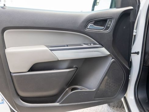 Used 2020 Chevrolet Colorado LT w/ Safety Package RWD image 18