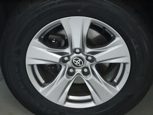 Certified 2023 Toyota RAV4 XLE w/ Convenience Package AWD/4WD image 39