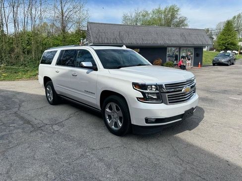 Used 2017 Chevrolet Suburban Premier image 3
