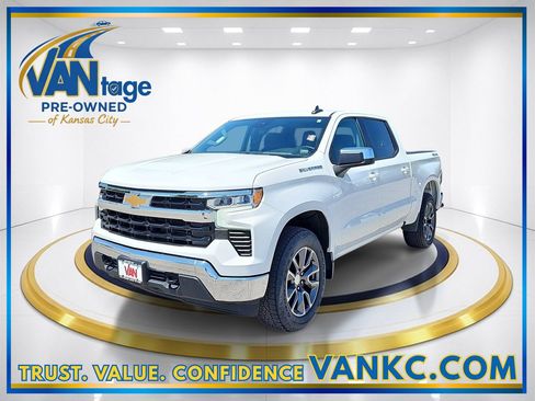 Used 2022 Chevrolet Silverado 1500 LT AWD/4WD image 1