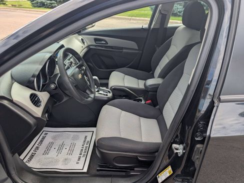 Used 2013 Chevrolet Cruze LS FWD image 14