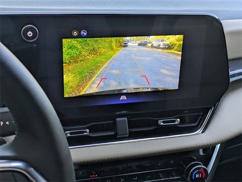 New 2026 Chevrolet Equinox ACTIV w/ Convenience Package III image 18