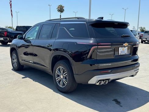 New 2026 Chevrolet Traverse LT w/ Driver Confidence Package FWD image 3