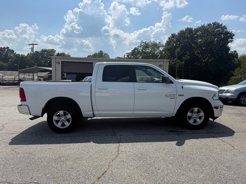 Used 2019 RAM 1500 Classic SLT AWD/4WD image 8