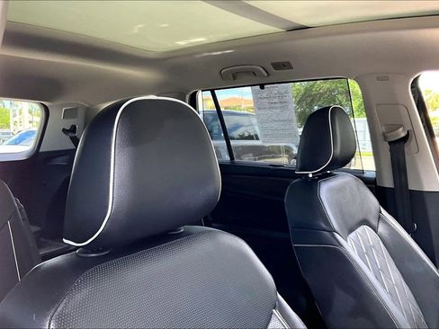 Certified 2024 Volkswagen Atlas SEL Premium R-Line AWD/4WD image 22