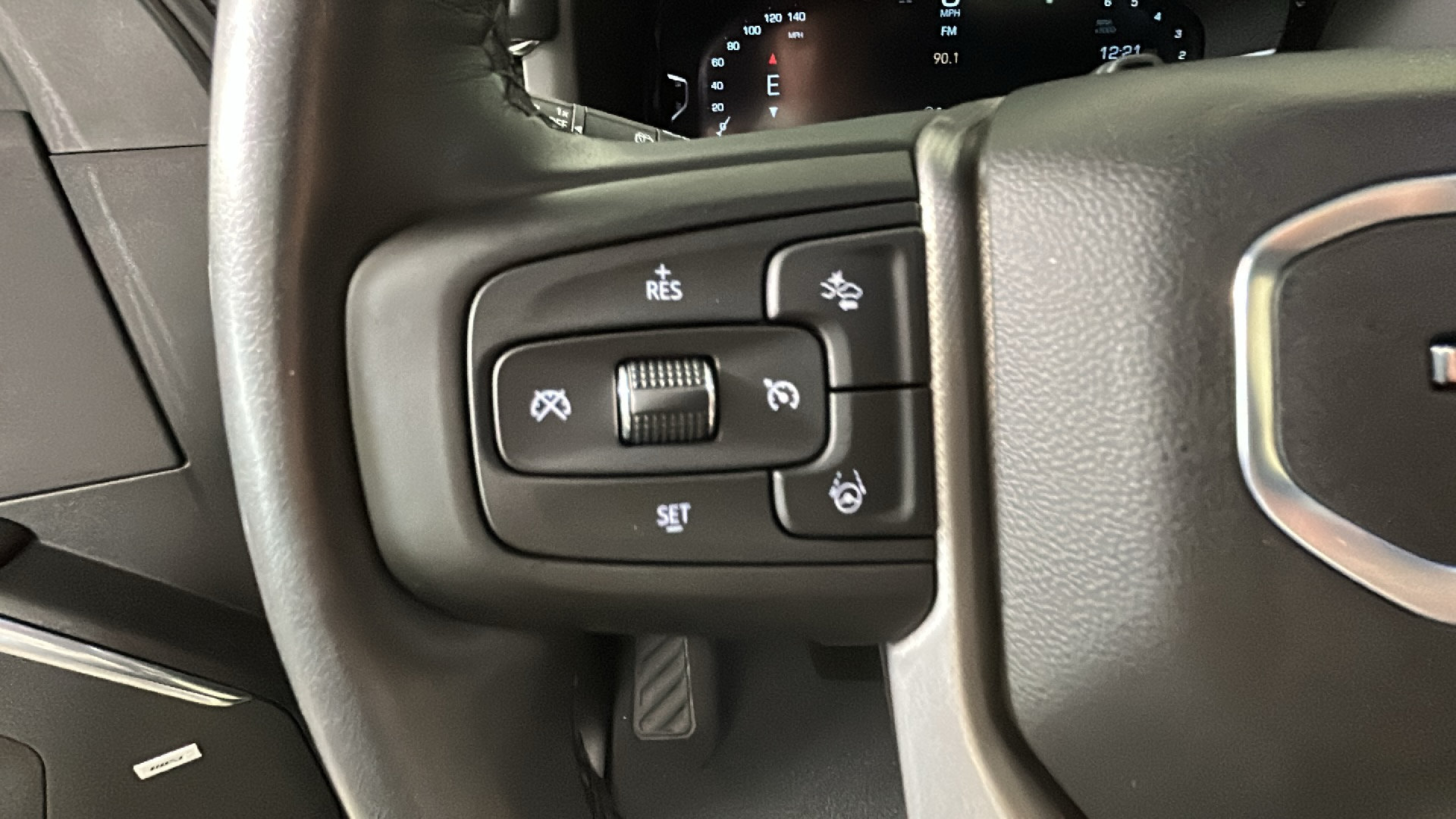 Used 2024 GMC Yukon XL Denali w/ Denali Reserve Package AWD/4WD image 19