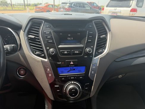 Used 2014 Hyundai Santa Fe GLS FWD image 18