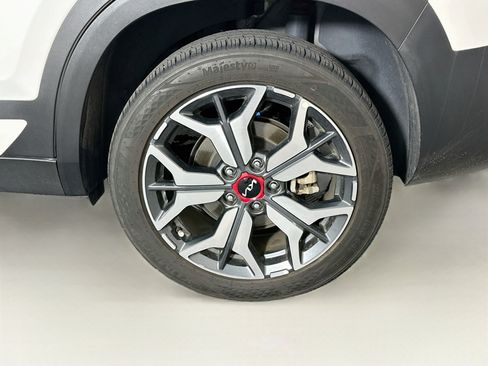 Used 2023 Kia Seltos SX AWD/4WD image 11
