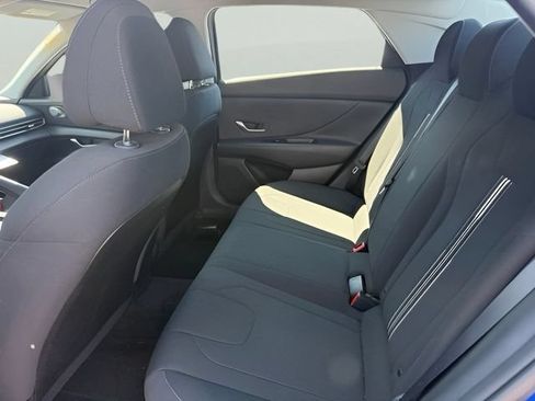 Used 2021 Hyundai Elantra SEL FWD image 12