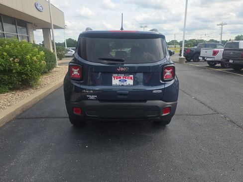 Used 2021 Jeep Renegade Latitude AWD/4WD image 7
