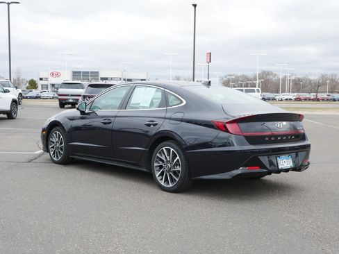 Used 2023 Hyundai Sonata Limited image 3