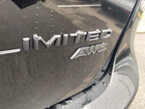 New 2026 Chrysler Pacifica Limited w/ S Appearance Package AWD/4WD image 18