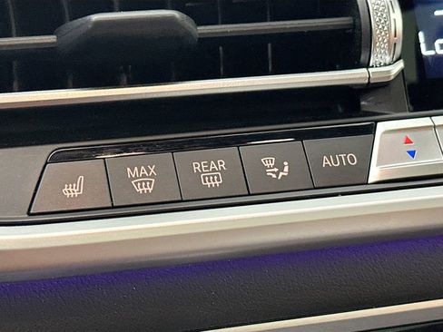 Used 2022 BMW X7 xDrive40i w/ M Sport Package image 20