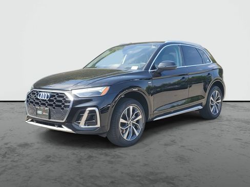 Used 2023 Audi Q5 2.0T Premium w/ Convenience Package AWD/4WD image 2