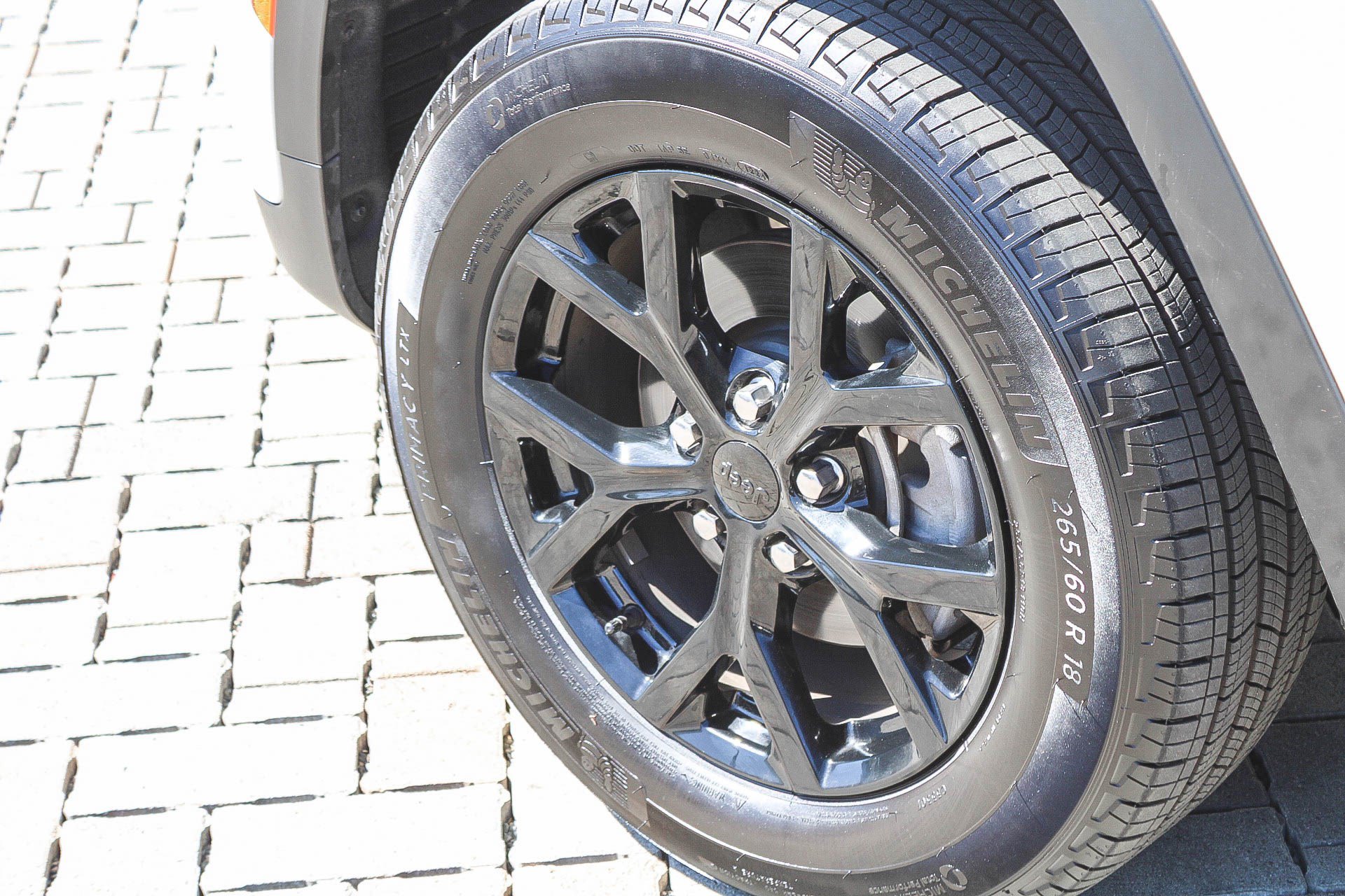 Used 2024 Jeep Grand Cherokee Altitude AWD/4WD image 13