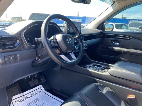 Certified 2023 Honda Pilot Touring image 9
