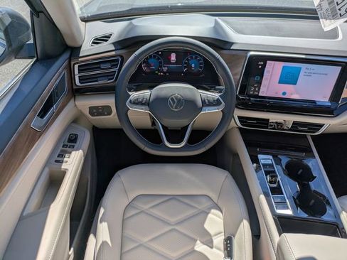 New 2026 Volkswagen Atlas SE FWD image 18