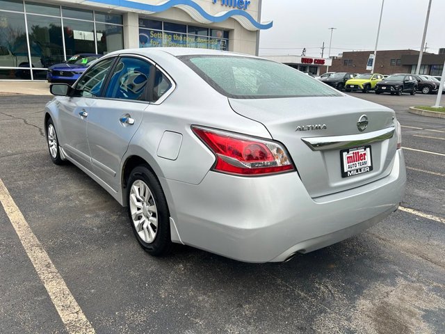Used 2015 Nissan Altima 2.5 S w/ Power Driver Seat Package FWD image 4