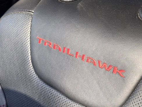 Used 2016 Jeep Cherokee Trailhawk w/ Leather Interior Group AWD/4WD image 38