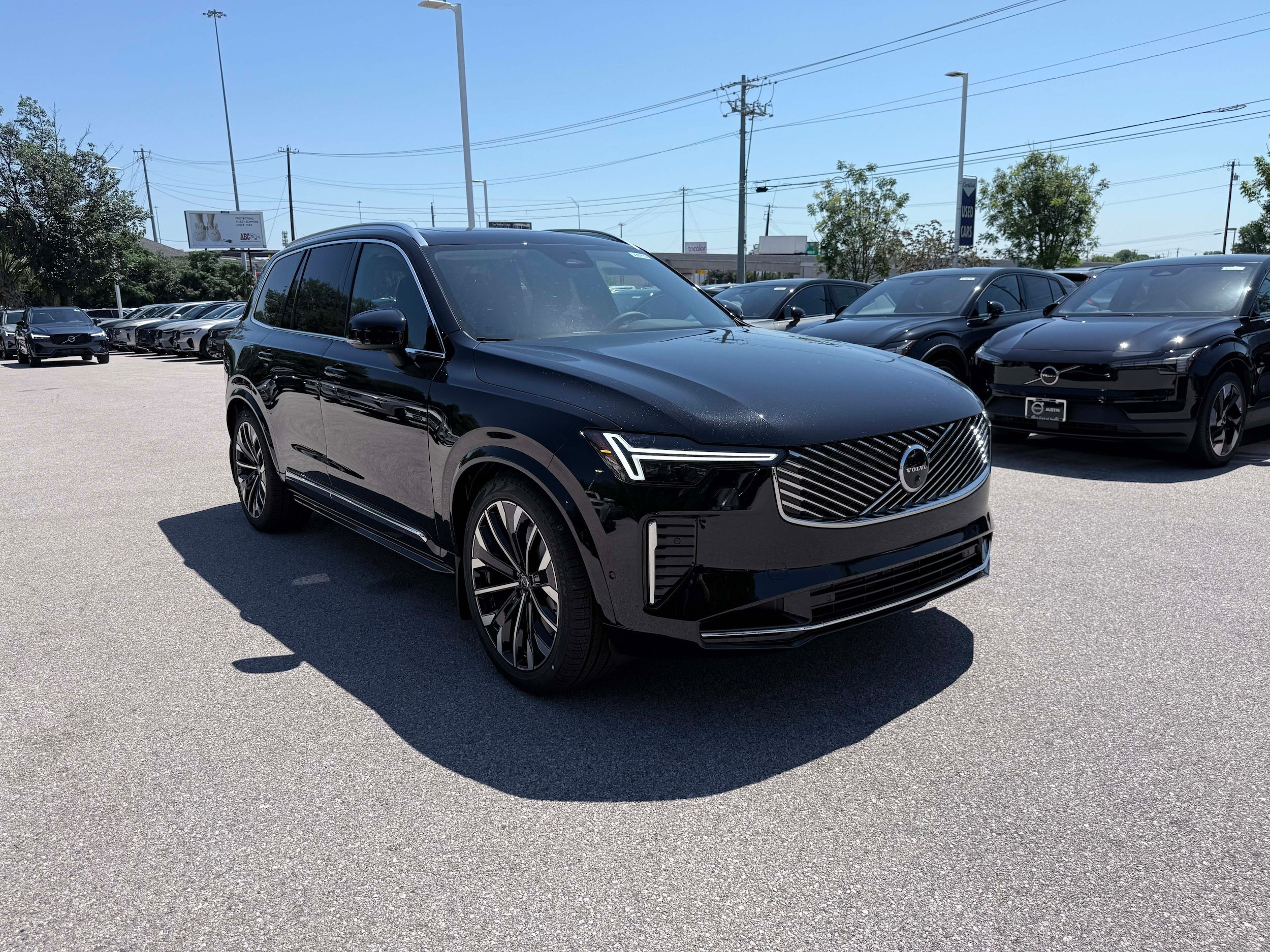 New 2026 Volvo XC90 T8 Plus AWD/4WD image 8