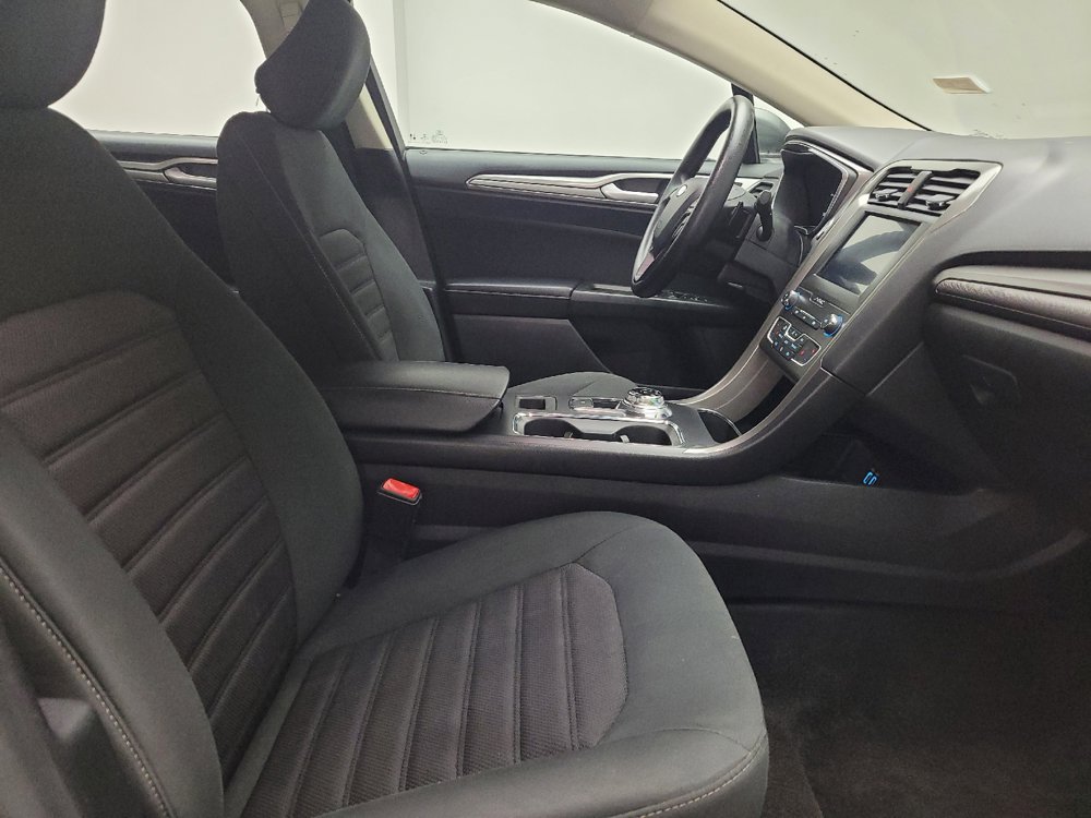 Used 2020 Ford Fusion SE AWD/4WD image 21