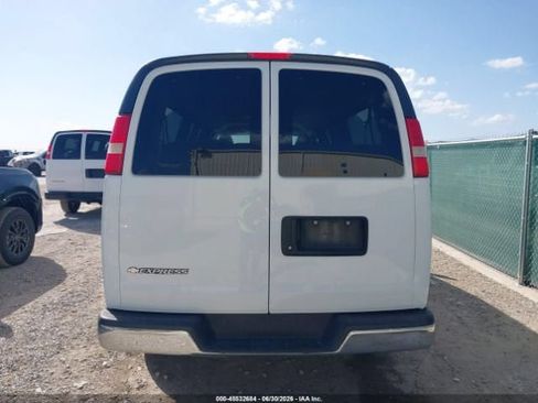 Used 2017 Chevrolet Express 3500 LT w/ LT Preferred Equipment Group RWD image 17