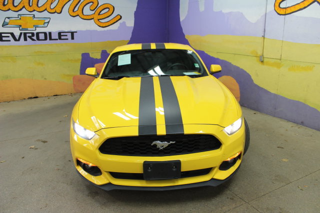 Used 2015 Ford Mustang Premium RWD image 3