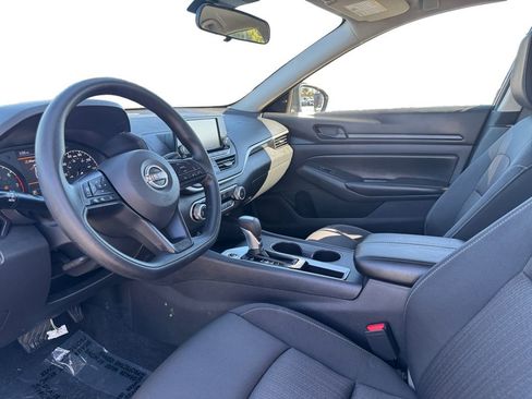 Used 2024 Nissan Altima 2.5 S image 10
