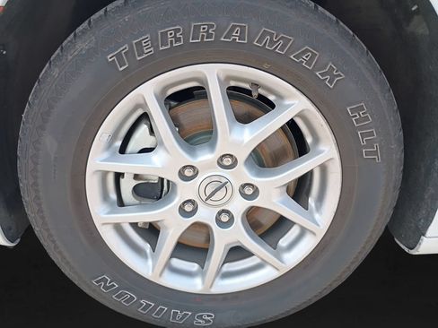 Used 2024 Chrysler Pacifica Touring-L FWD image 12